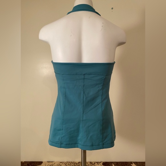 Tonic Active Yoga Top with Built in Shelf Bra Size Medium in EUC - Picture 4 of 8